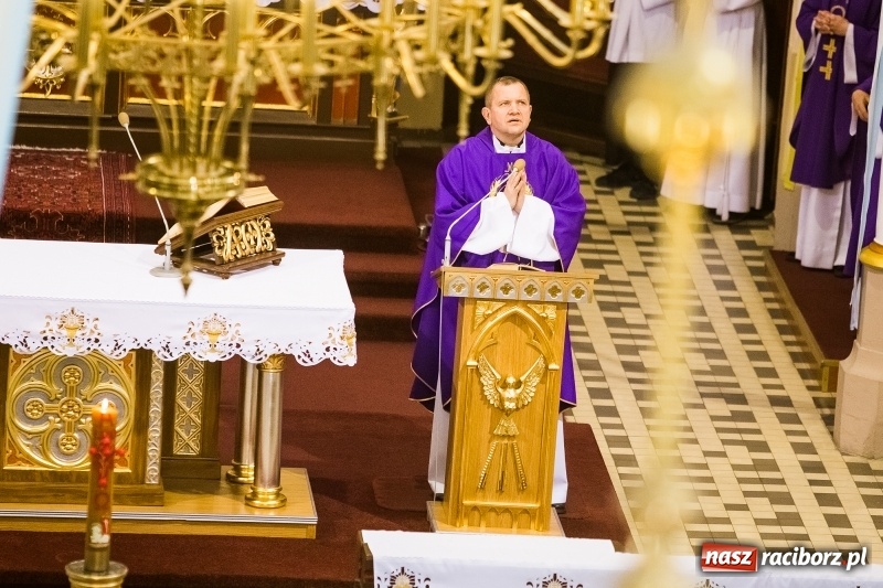 Zdjęcie w galerii na portalu naszraciborz.pl: Ostatnie pożegnanie śp. Henryka Zdrzałka wiadomości z regionu