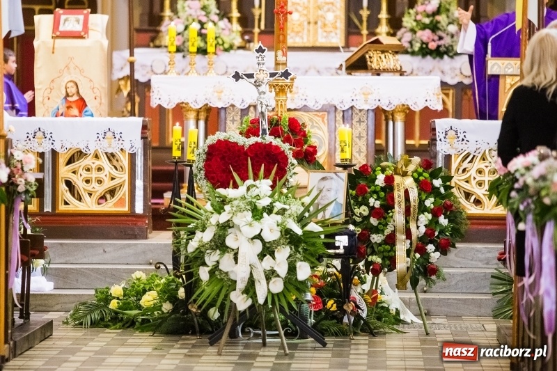 Zdjęcie w galerii na portalu naszraciborz.pl: Ostatnie pożegnanie śp. Henryka Zdrzałka wiadomości z regionu