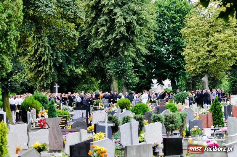 Zdjęcie w galerii na portalu naszraciborz.pl: Ostatnie pożegnanie śp. Henryka Zdrzałka wiadomości z regionu