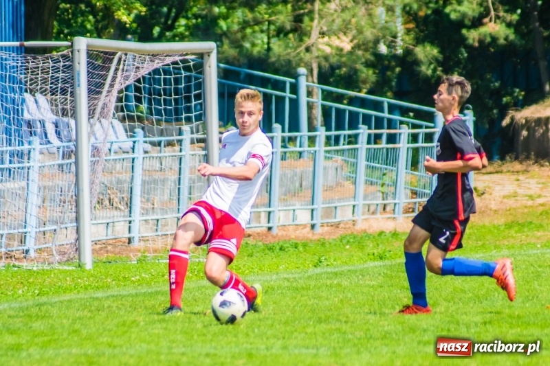 Zdjęcie w galerii na portalu naszraciborz.pl: Przeciwnikowi zabrakło sił. Juniorzy Unii z pewnym zwycięstwem wiadomości z regionu