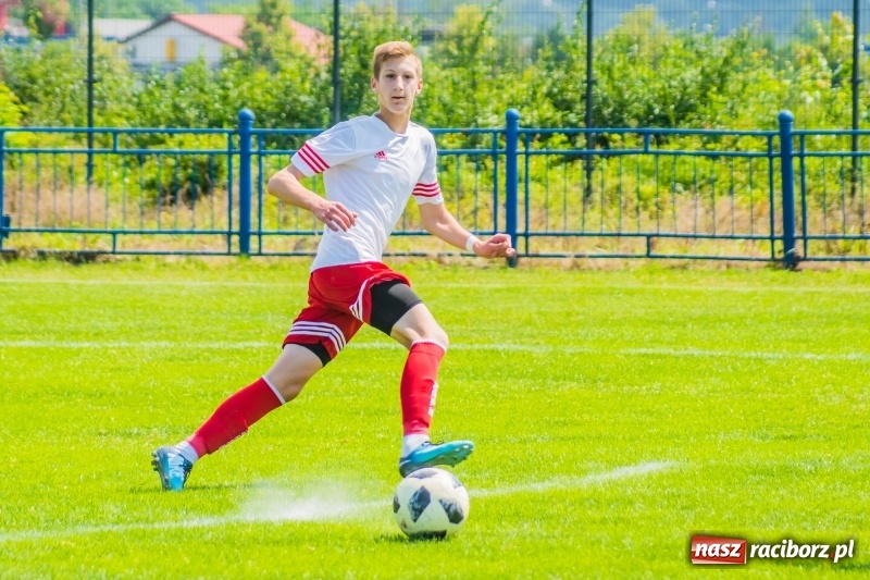 Zdjęcie w galerii na portalu naszraciborz.pl: Przeciwnikowi zabrakło sił. Juniorzy Unii z pewnym zwycięstwem wiadomości z regionu