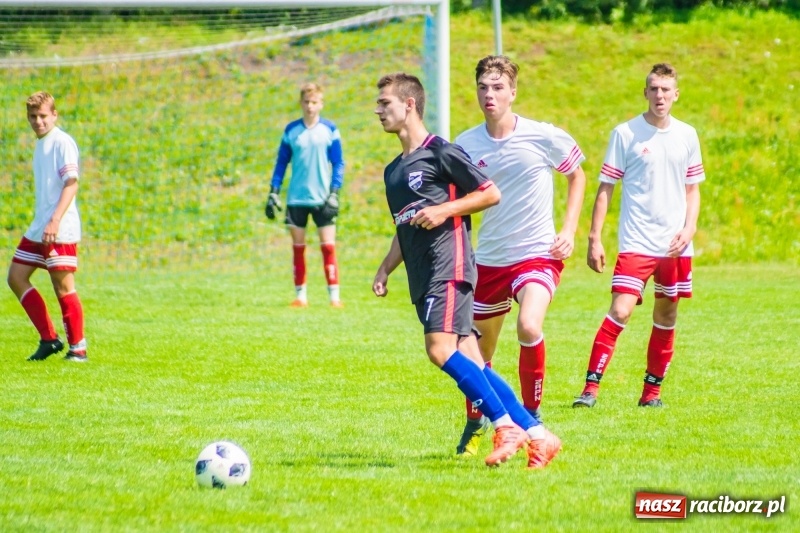Zdjęcie w galerii na portalu naszraciborz.pl: Przeciwnikowi zabrakło sił. Juniorzy Unii z pewnym zwycięstwem wiadomości z regionu