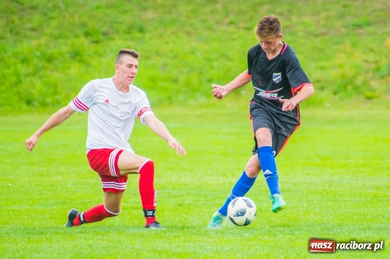 Zdjęcie w galerii na portalu naszraciborz.pl: Przeciwnikowi zabrakło sił. Juniorzy Unii z pewnym zwycięstwem wiadomości z regionu
