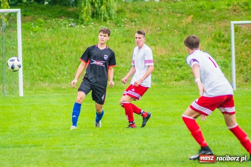 Zdjęcie w galerii na portalu naszraciborz.pl: Przeciwnikowi zabrakło sił. Juniorzy Unii z pewnym zwycięstwem wiadomości z regionu