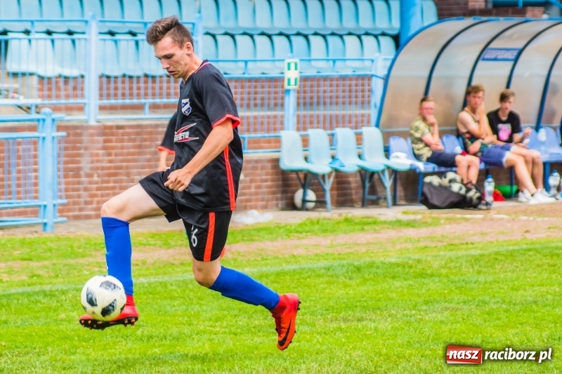 Zdjęcie w galerii na portalu naszraciborz.pl: Przeciwnikowi zabrakło sił. Juniorzy Unii z pewnym zwycięstwem wiadomości z regionu