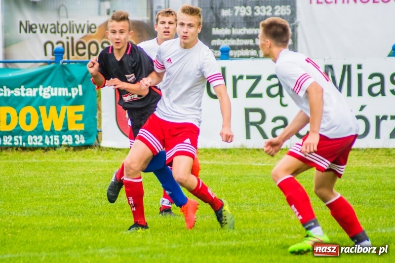 Zdjęcie w galerii na portalu naszraciborz.pl: Przeciwnikowi zabrakło sił. Juniorzy Unii z pewnym zwycięstwem wiadomości z regionu
