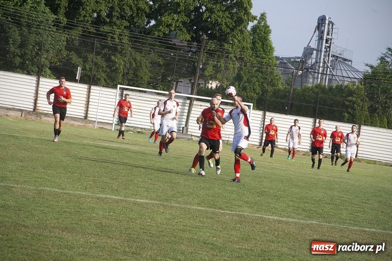 Zdjęcie w galerii na portalu naszraciborz.pl: Rewanż z Bolesławiem na remis. Rezerwy Czarnych Gorzyce w B klasie! wiadomości z regionu