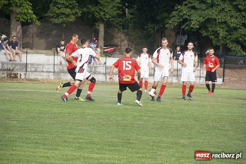 Zdjęcie w galerii na portalu naszraciborz.pl: Rewanż z Bolesławiem na remis. Rezerwy Czarnych Gorzyce w B klasie! wiadomości z regionu
