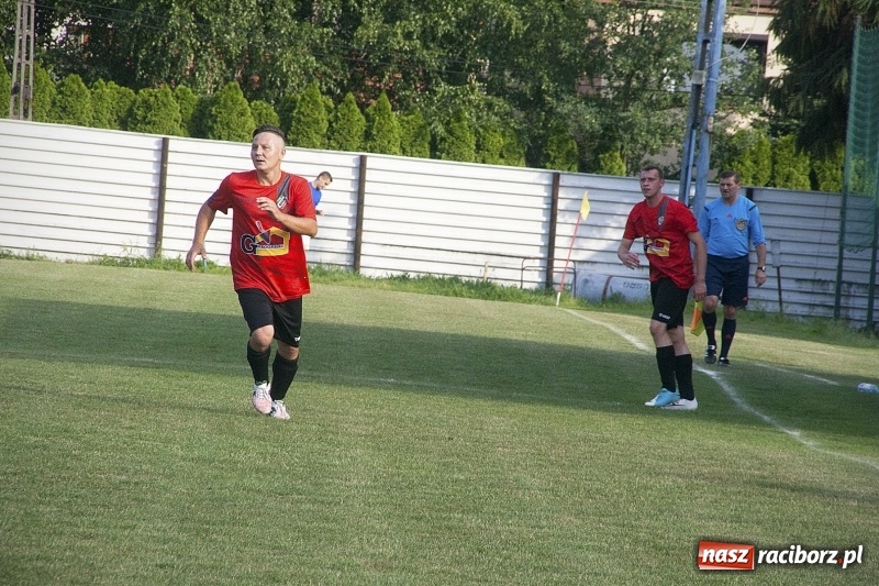Zdjęcie w galerii na portalu naszraciborz.pl: Rewanż z Bolesławiem na remis. Rezerwy Czarnych Gorzyce w B klasie! wiadomości z regionu