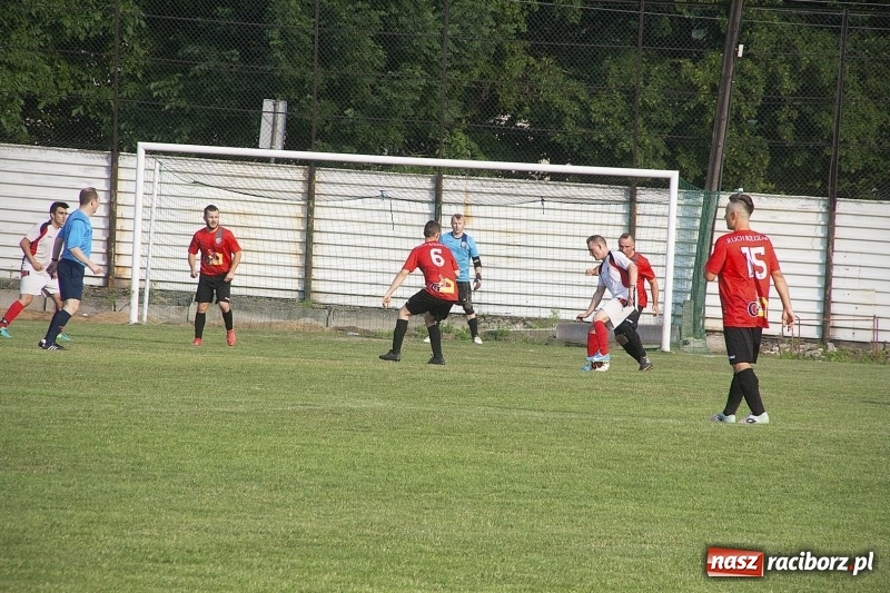 Zdjęcie w galerii na portalu naszraciborz.pl: Rewanż z Bolesławiem na remis. Rezerwy Czarnych Gorzyce w B klasie! wiadomości z regionu