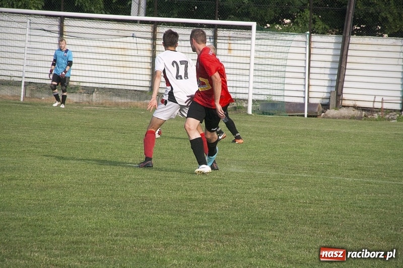 Zdjęcie w galerii na portalu naszraciborz.pl: Rewanż z Bolesławiem na remis. Rezerwy Czarnych Gorzyce w B klasie! wiadomości z regionu