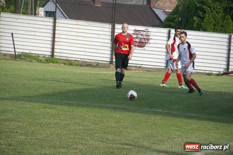 Zdjęcie w galerii na portalu naszraciborz.pl: Rewanż z Bolesławiem na remis. Rezerwy Czarnych Gorzyce w B klasie! wiadomości z regionu