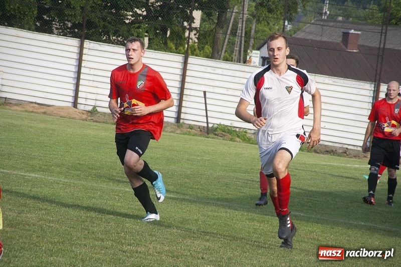 Zdjęcie w galerii na portalu naszraciborz.pl: Rewanż z Bolesławiem na remis. Rezerwy Czarnych Gorzyce w B klasie! wiadomości z regionu