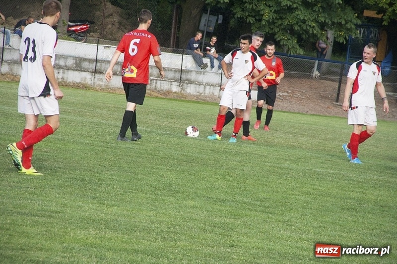 Zdjęcie w galerii na portalu naszraciborz.pl: Rewanż z Bolesławiem na remis. Rezerwy Czarnych Gorzyce w B klasie! wiadomości z regionu