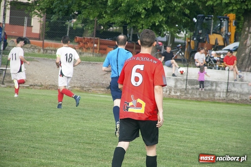 Zdjęcie w galerii na portalu naszraciborz.pl: Rewanż z Bolesławiem na remis. Rezerwy Czarnych Gorzyce w B klasie! wiadomości z regionu