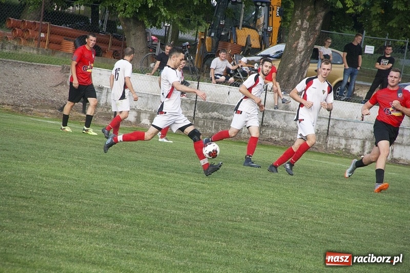 Zdjęcie w galerii na portalu naszraciborz.pl: Rewanż z Bolesławiem na remis. Rezerwy Czarnych Gorzyce w B klasie! wiadomości z regionu