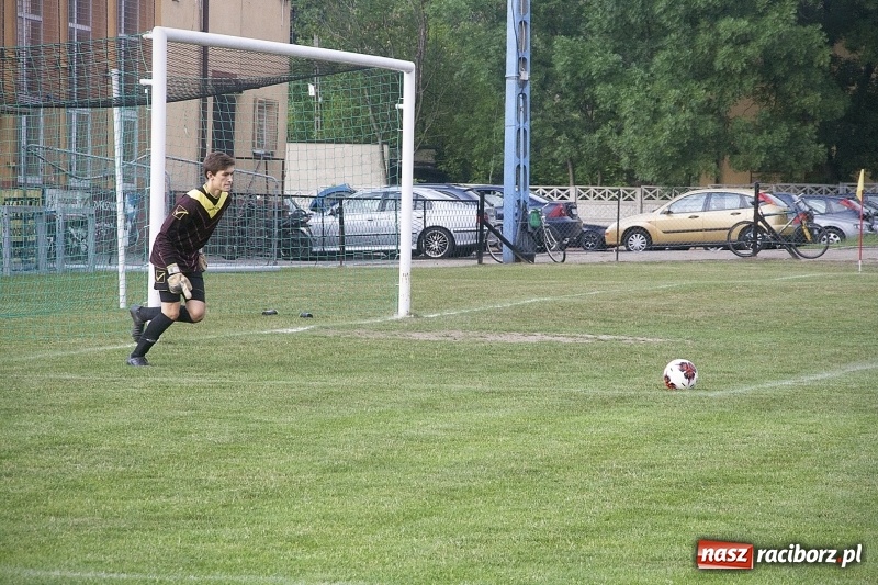 Zdjęcie w galerii na portalu naszraciborz.pl: Rewanż z Bolesławiem na remis. Rezerwy Czarnych Gorzyce w B klasie! wiadomości z regionu