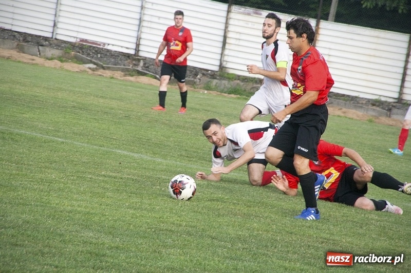 Zdjęcie w galerii na portalu naszraciborz.pl: Rewanż z Bolesławiem na remis. Rezerwy Czarnych Gorzyce w B klasie! wiadomości z regionu