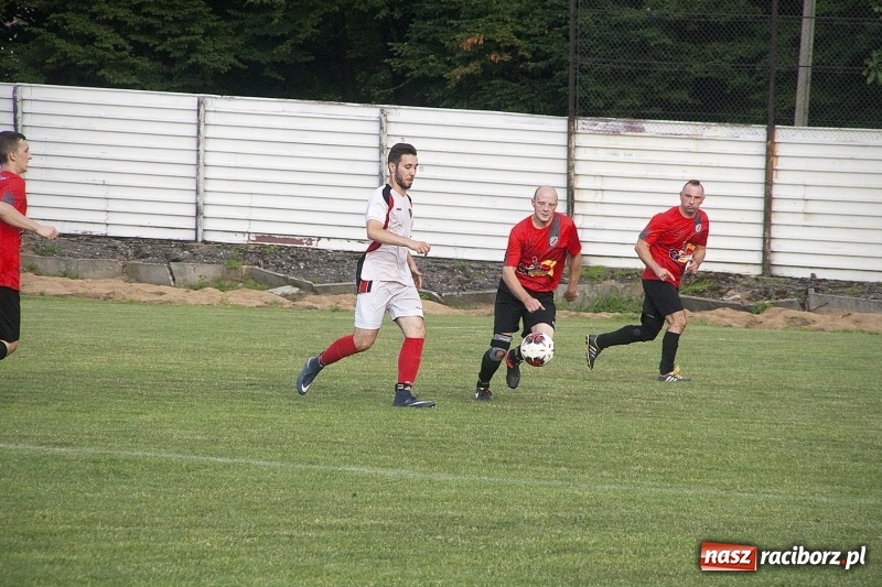 Zdjęcie w galerii na portalu naszraciborz.pl: Rewanż z Bolesławiem na remis. Rezerwy Czarnych Gorzyce w B klasie! wiadomości z regionu