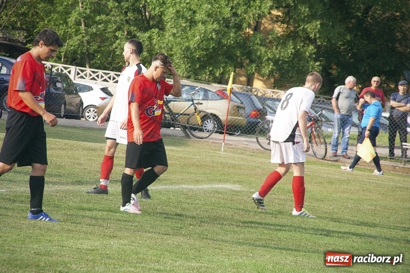 Zdjęcie w galerii na portalu naszraciborz.pl: Rewanż z Bolesławiem na remis. Rezerwy Czarnych Gorzyce w B klasie! wiadomości z regionu