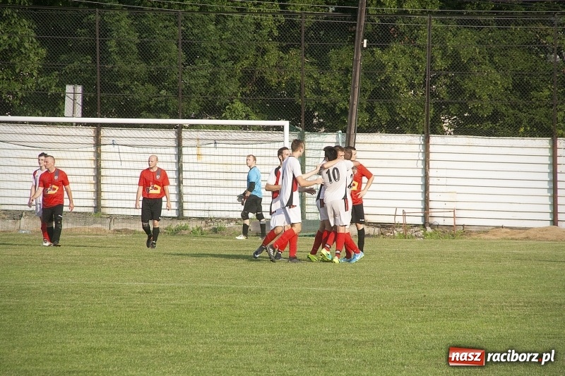 Zdjęcie w galerii na portalu naszraciborz.pl: Rewanż z Bolesławiem na remis. Rezerwy Czarnych Gorzyce w B klasie! wiadomości z regionu