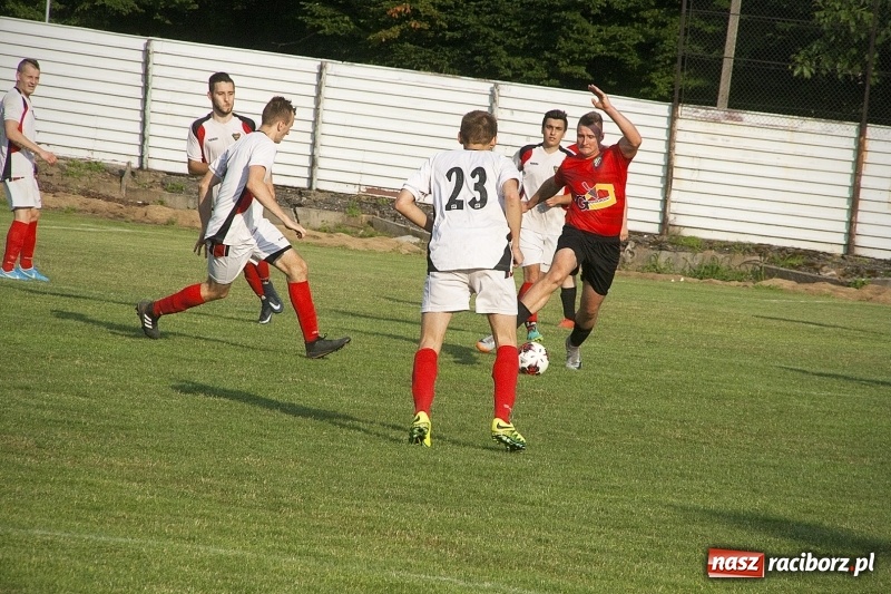 Zdjęcie w galerii na portalu naszraciborz.pl: Rewanż z Bolesławiem na remis. Rezerwy Czarnych Gorzyce w B klasie! wiadomości z regionu