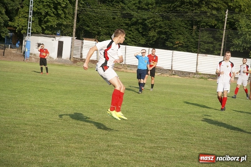Zdjęcie w galerii na portalu naszraciborz.pl: Rewanż z Bolesławiem na remis. Rezerwy Czarnych Gorzyce w B klasie! wiadomości z regionu