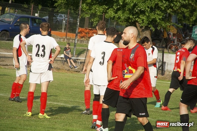 Zdjęcie w galerii na portalu naszraciborz.pl: Rewanż z Bolesławiem na remis. Rezerwy Czarnych Gorzyce w B klasie! wiadomości z regionu