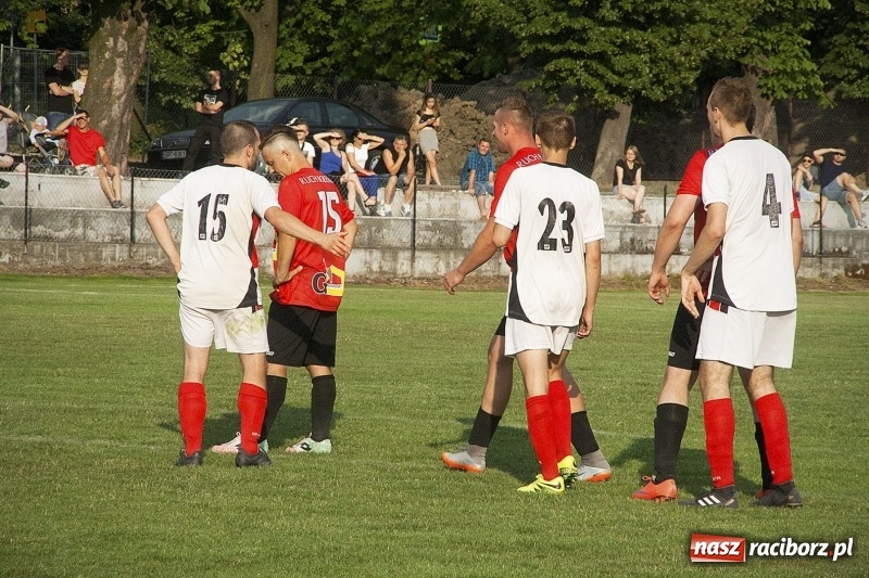Zdjęcie w galerii na portalu naszraciborz.pl: Rewanż z Bolesławiem na remis. Rezerwy Czarnych Gorzyce w B klasie! wiadomości z regionu