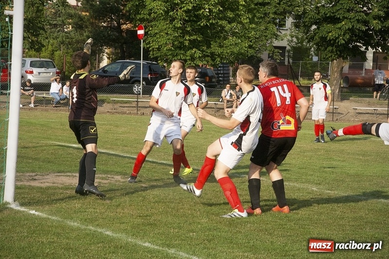 Zdjęcie w galerii na portalu naszraciborz.pl: Rewanż z Bolesławiem na remis. Rezerwy Czarnych Gorzyce w B klasie! wiadomości z regionu