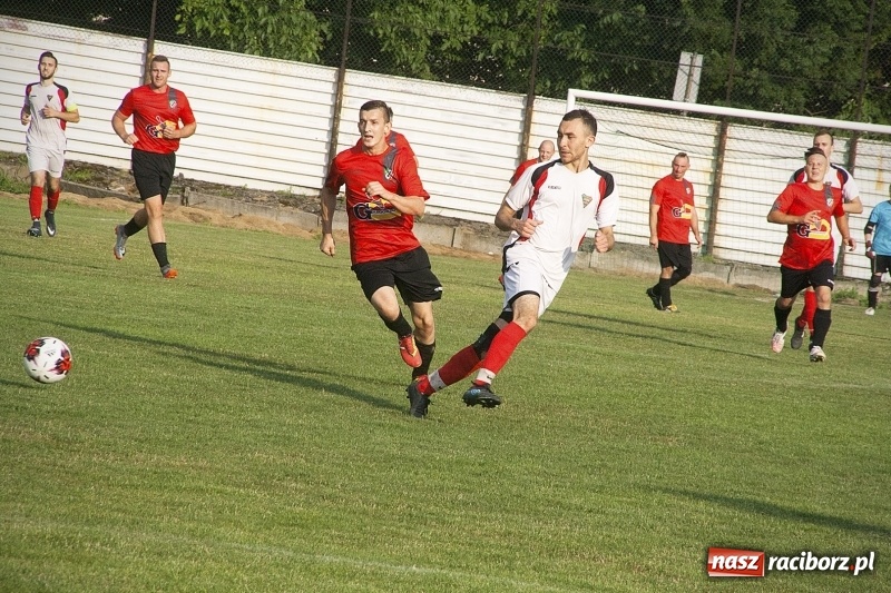 Zdjęcie w galerii na portalu naszraciborz.pl: Rewanż z Bolesławiem na remis. Rezerwy Czarnych Gorzyce w B klasie! wiadomości z regionu