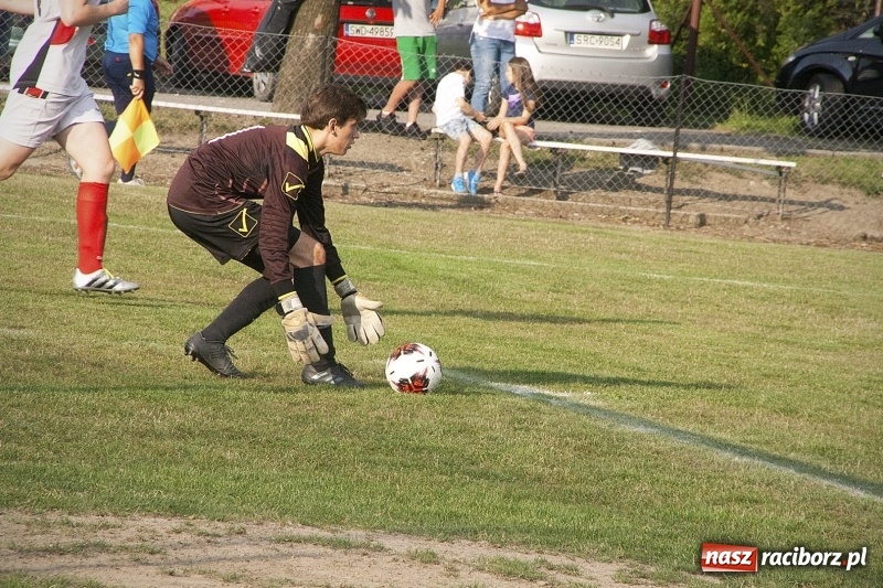 Zdjęcie w galerii na portalu naszraciborz.pl: Rewanż z Bolesławiem na remis. Rezerwy Czarnych Gorzyce w B klasie! wiadomości z regionu