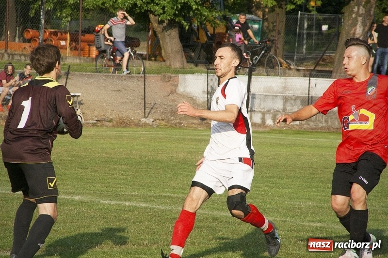 Zdjęcie w galerii na portalu naszraciborz.pl: Rewanż z Bolesławiem na remis. Rezerwy Czarnych Gorzyce w B klasie! wiadomości z regionu