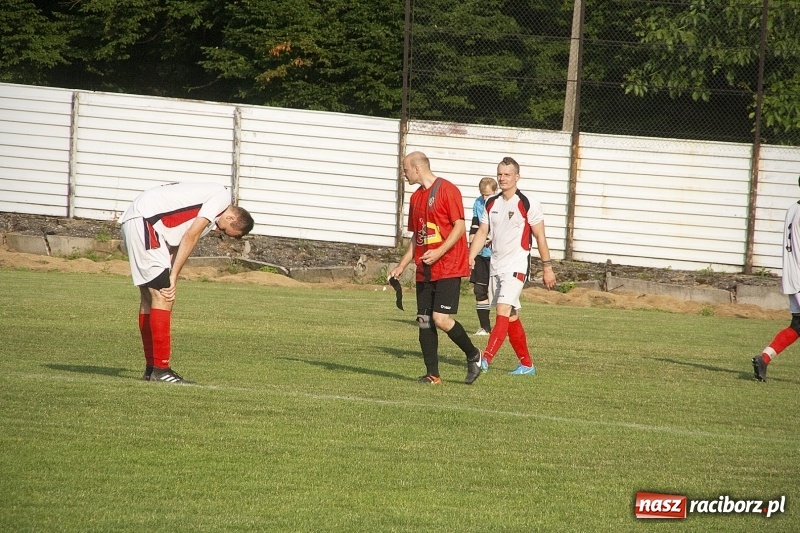 Zdjęcie w galerii na portalu naszraciborz.pl: Rewanż z Bolesławiem na remis. Rezerwy Czarnych Gorzyce w B klasie! wiadomości z regionu