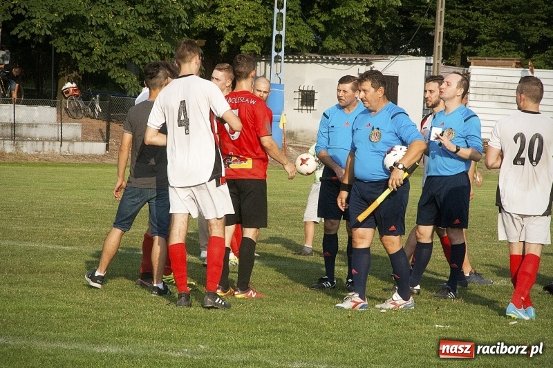 Zdjęcie w galerii na portalu naszraciborz.pl: Rewanż z Bolesławiem na remis. Rezerwy Czarnych Gorzyce w B klasie! wiadomości z regionu