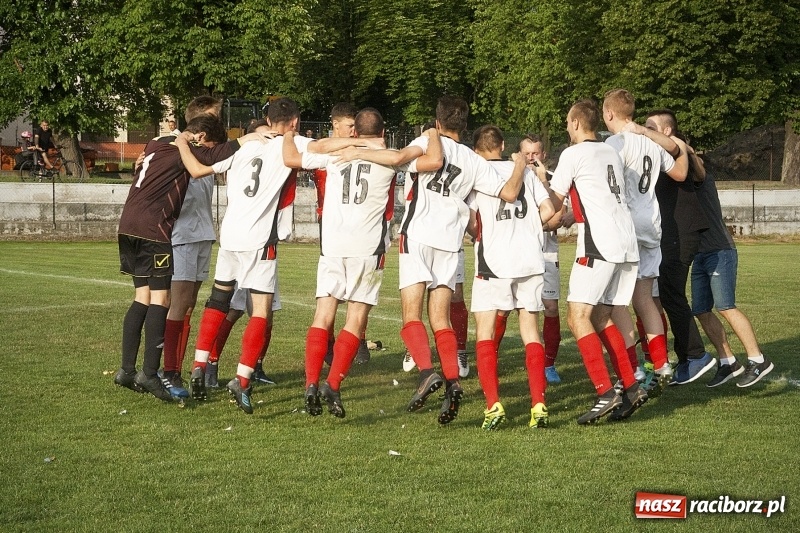 Zdjęcie w galerii na portalu naszraciborz.pl: Rewanż z Bolesławiem na remis. Rezerwy Czarnych Gorzyce w B klasie! wiadomości z regionu