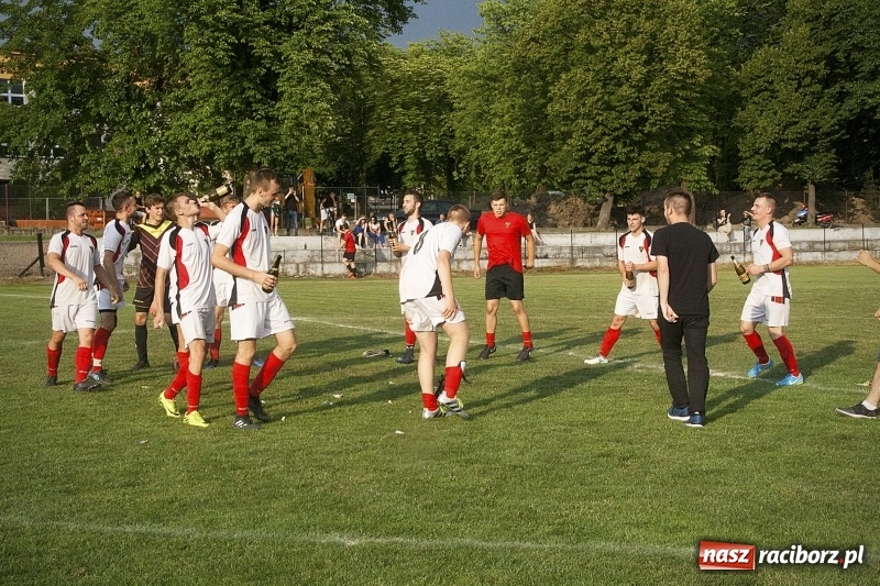 Zdjęcie w galerii na portalu naszraciborz.pl: Rewanż z Bolesławiem na remis. Rezerwy Czarnych Gorzyce w B klasie! wiadomości z regionu