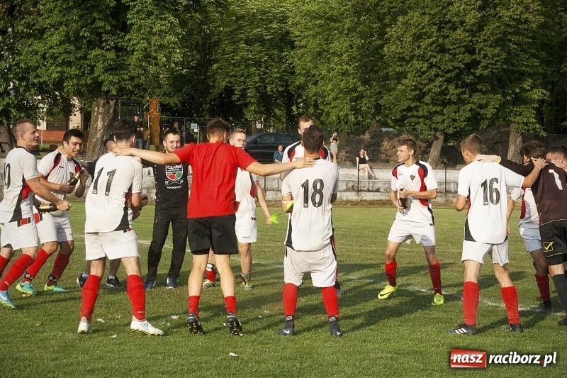 Zdjęcie w galerii na portalu naszraciborz.pl: Rewanż z Bolesławiem na remis. Rezerwy Czarnych Gorzyce w B klasie! wiadomości z regionu