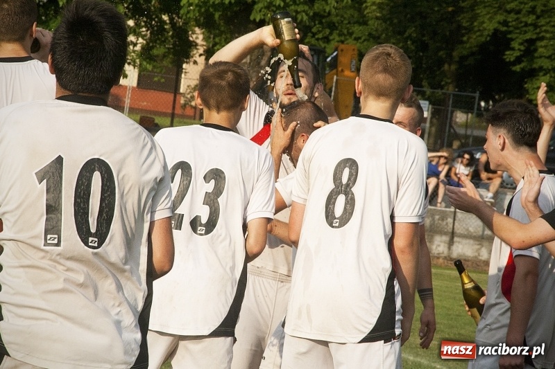 Zdjęcie w galerii na portalu naszraciborz.pl: Rewanż z Bolesławiem na remis. Rezerwy Czarnych Gorzyce w B klasie! wiadomości z regionu
