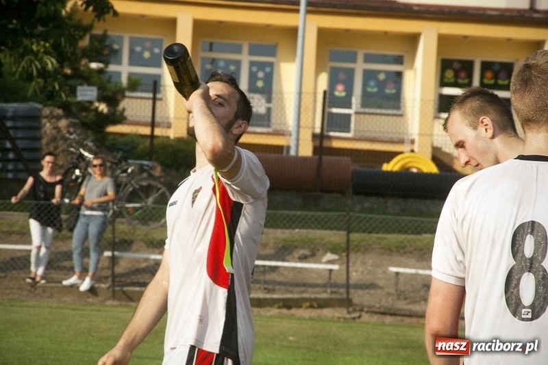Zdjęcie w galerii na portalu naszraciborz.pl: Rewanż z Bolesławiem na remis. Rezerwy Czarnych Gorzyce w B klasie! wiadomości z regionu