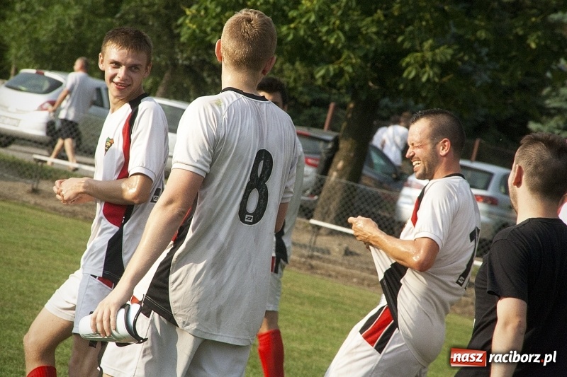 Zdjęcie w galerii na portalu naszraciborz.pl: Rewanż z Bolesławiem na remis. Rezerwy Czarnych Gorzyce w B klasie! wiadomości z regionu