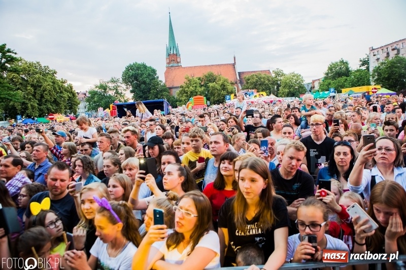 Zdjęcie w galerii na portalu naszraciborz.pl: Wysoka frekwencja i największe hity. Margaret porwała tysiące raciborzan FOTO i WIDEO  wiadomości z regionu