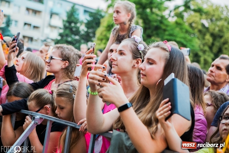 Zdjęcie w galerii na portalu naszraciborz.pl: Wysoka frekwencja i największe hity. Margaret porwała tysiące raciborzan FOTO i WIDEO  wiadomości z regionu