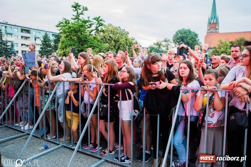 Zdjęcie w galerii na portalu naszraciborz.pl: Wysoka frekwencja i największe hity. Margaret porwała tysiące raciborzan FOTO i WIDEO  wiadomości z regionu