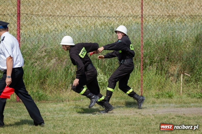 Zdjęcie w galerii na portalu naszraciborz.pl: Złota sekunda. OSP Pogrzebień z pucharem wójta Kornowaca wiadomości z regionu