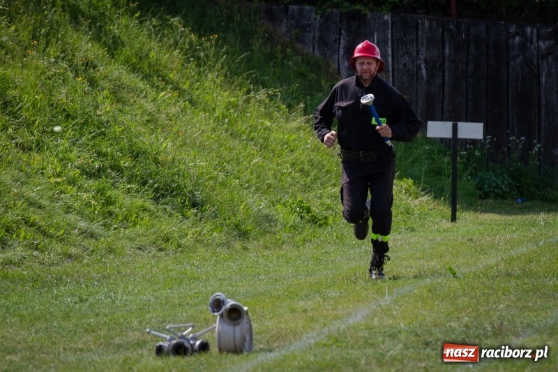 Zdjęcie w galerii na portalu naszraciborz.pl: Złota sekunda. OSP Pogrzebień z pucharem wójta Kornowaca wiadomości z regionu