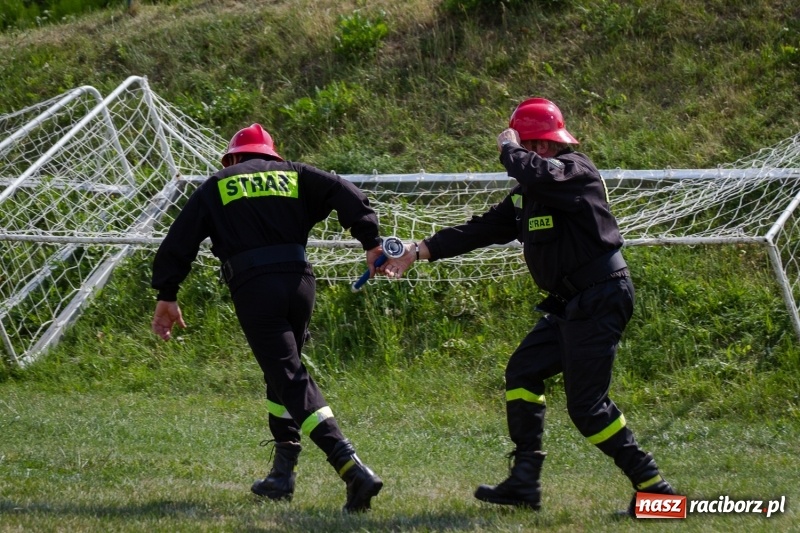 Zdjęcie w galerii na portalu naszraciborz.pl: Złota sekunda. OSP Pogrzebień z pucharem wójta Kornowaca wiadomości z regionu