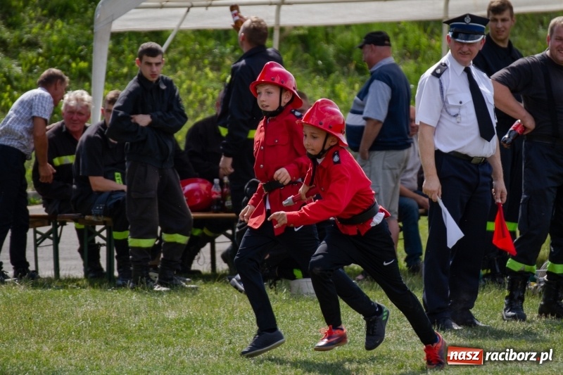 Zdjęcie w galerii na portalu naszraciborz.pl: Złota sekunda. OSP Pogrzebień z pucharem wójta Kornowaca wiadomości z regionu