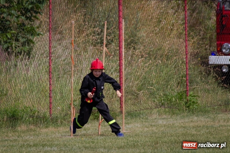 Zdjęcie w galerii na portalu naszraciborz.pl: Złota sekunda. OSP Pogrzebień z pucharem wójta Kornowaca wiadomości z regionu