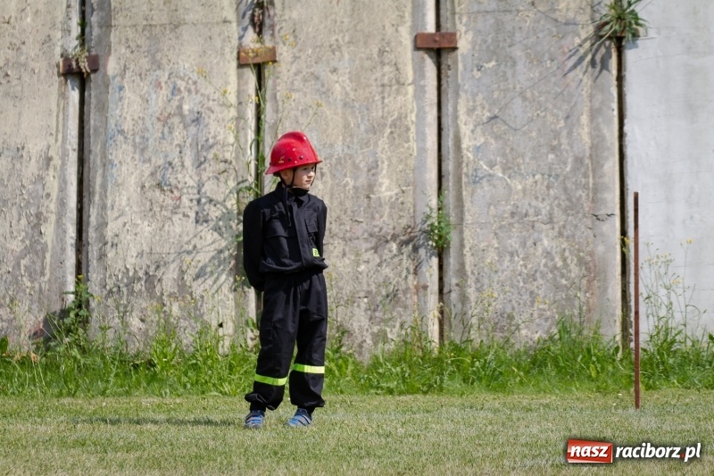 Zdjęcie w galerii na portalu naszraciborz.pl: Złota sekunda. OSP Pogrzebień z pucharem wójta Kornowaca wiadomości z regionu